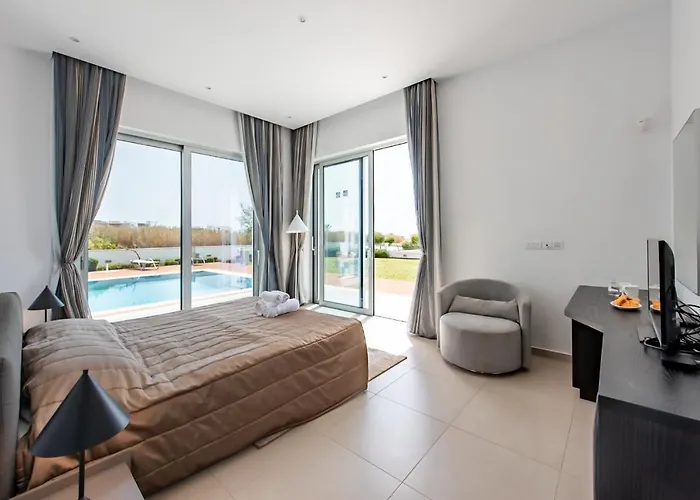 Seafront Cecelia By Ruidoso Luxury Villa *