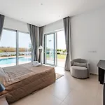 Seafront Cecelia By Ruidoso Luxury Villa *